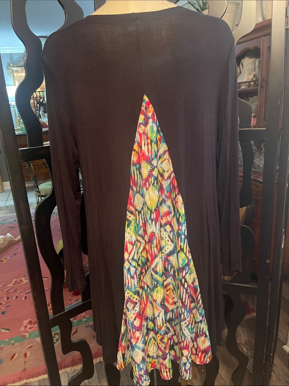 Black Long-Sleeve Women's Jersey Top with Colorful Panel